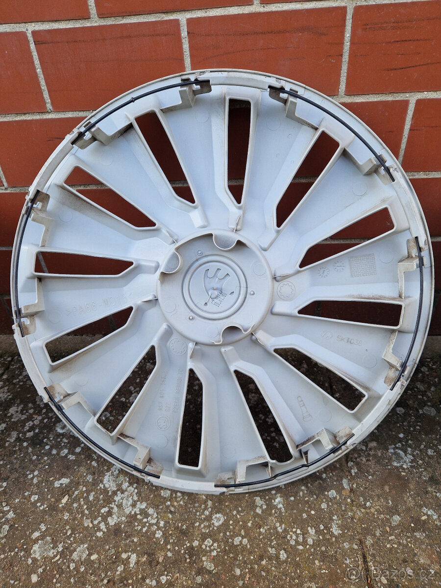 poklice skoda R16 kryty disku 16 škoda Poklice r16 - 5