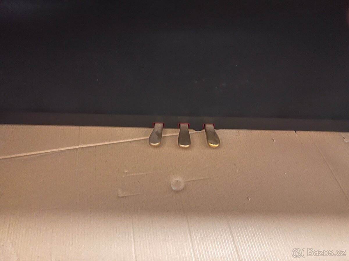 Digitální piano Roland LX7 s židlí a sluchátky - 5