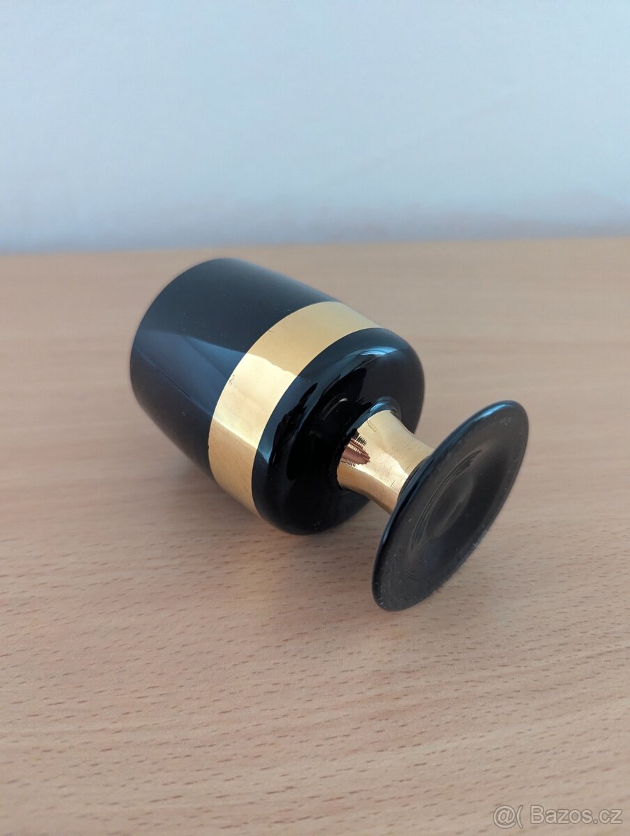 Luxusní skleněné pohárky černé se zlatým dekorem – 6× - 5