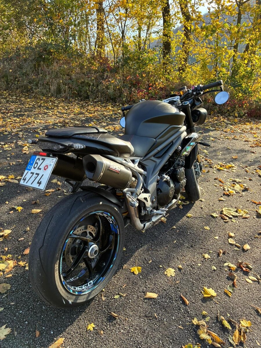 Triumph Speed Triple 1050 RS - 5
