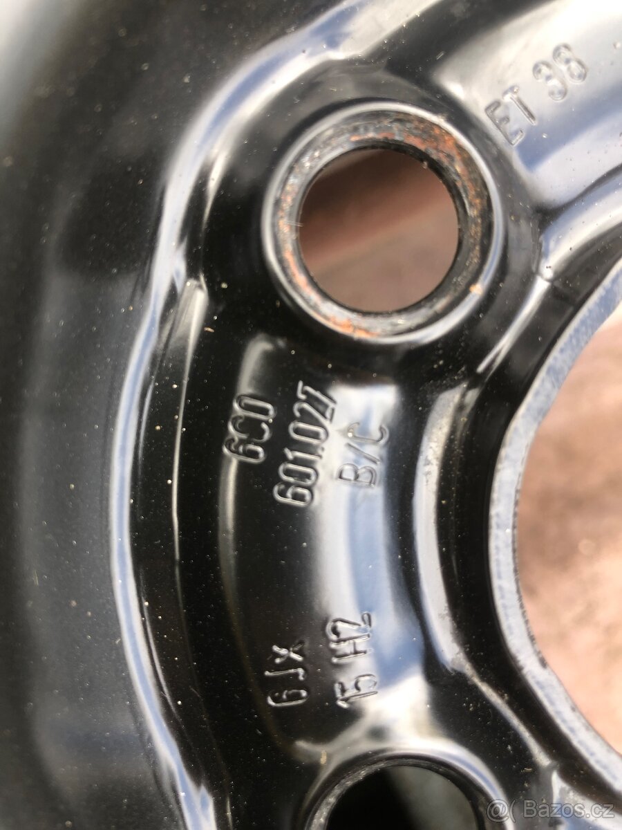 Śkoda Rapid disk s pneu , nový 15" - 5