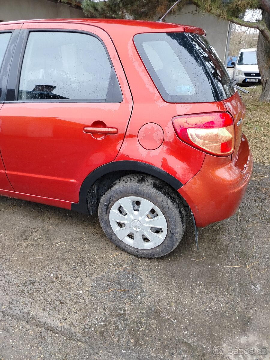 Suzuki sx4 - 5