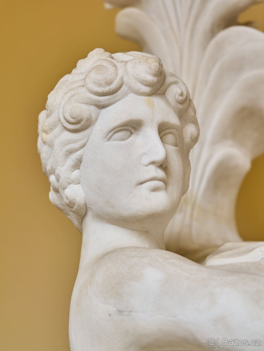 Monumentální klasicistní mramorová váza s figurální výzdobou - 5