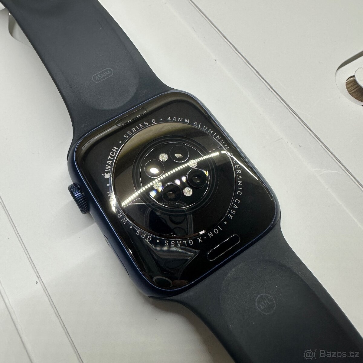 APPLE WATCH 6 44mm | 85% Baterie | Minimum oděrek - 5