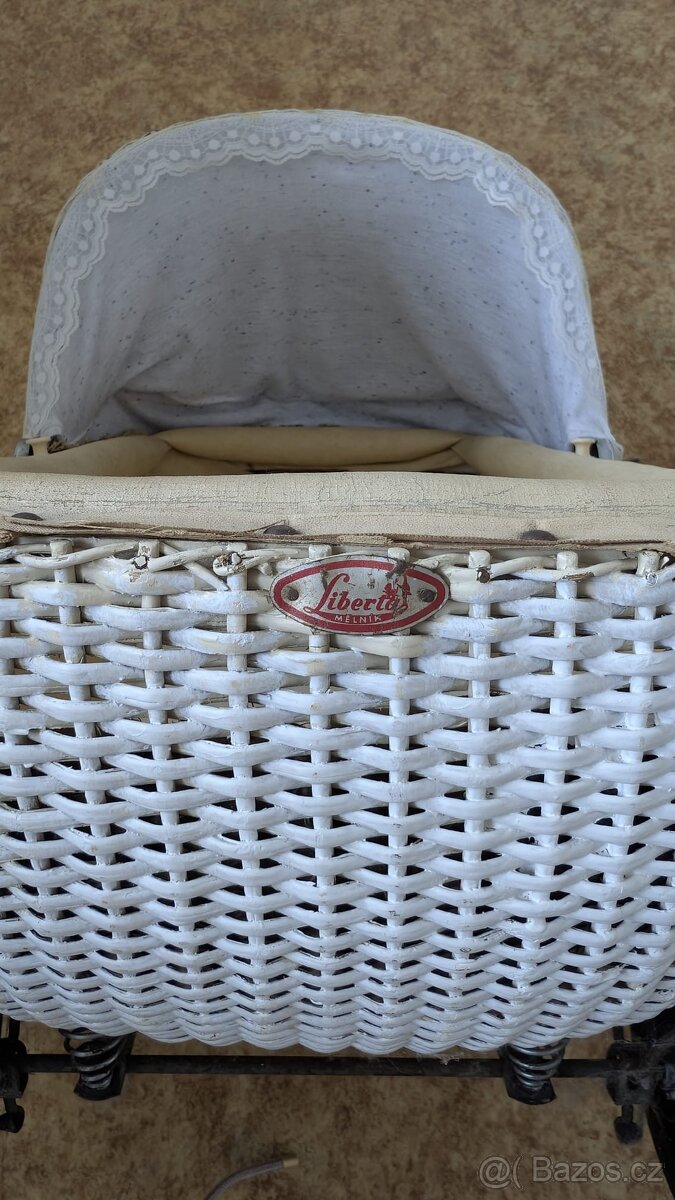 Proutěný retro kočárek LIBERTA - 5