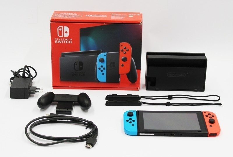 Nintendo Switch V2 + SPYRO TRILOGY - 5