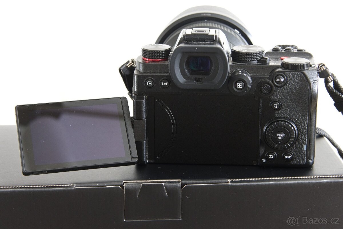 Panasonic Lumix S5 + Panasonic 50mm a Panasonic 14-28mm - 5