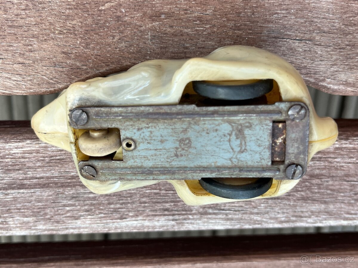 KOH-I-NOOR - Starý celuloidový ZAJÍČEK na setrvačník - 5