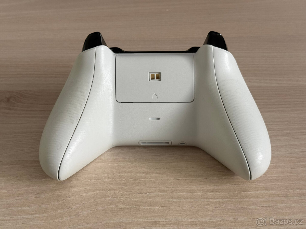 XBOX Controller + dokovací stanice VENOM - 5