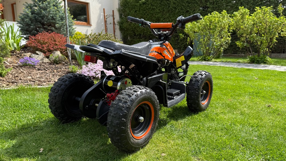 Dětská elektrická čtyřkolka Nitro Python Deluxe 800W + helma