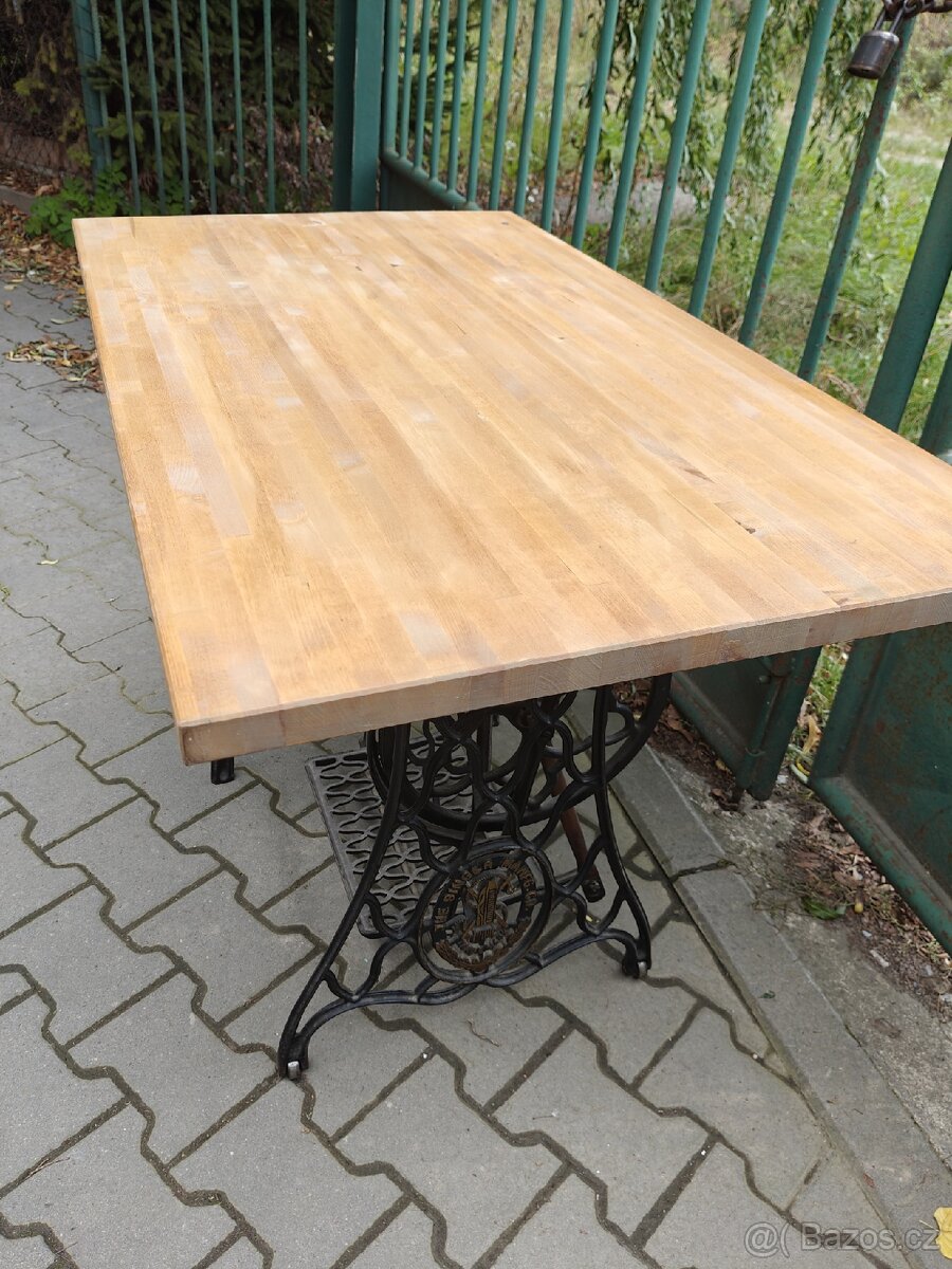 Stůl ze šicího stroje - 5