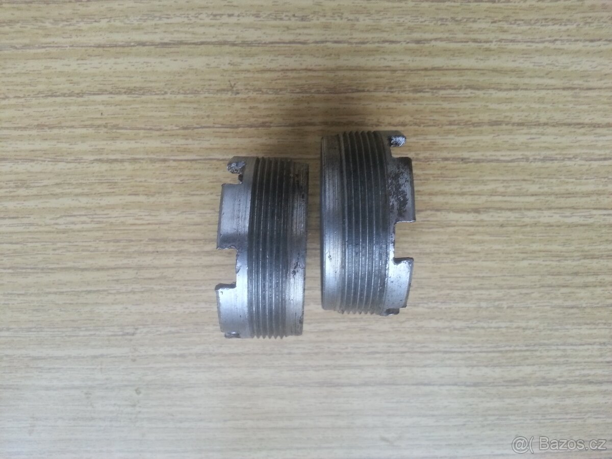 Držáky motoru a matice kolen Jawa 350 634 - 5