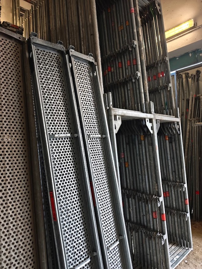 Prodám lešení Layher blitz - pole 2,57m - Alfix - 5