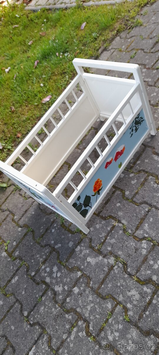 Dřevěná postýlka pro panenky - 5