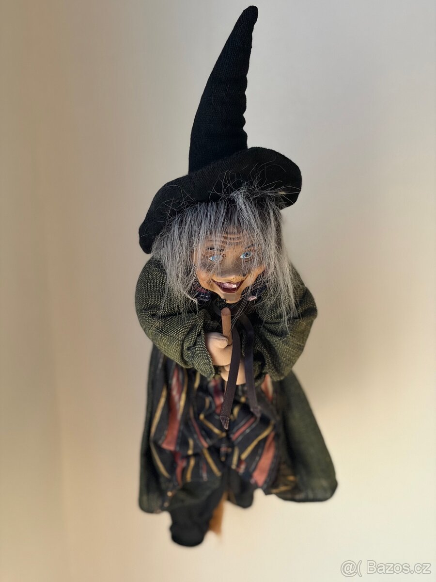 Závěsná čarodějnice na koštěti 54 cm - 5