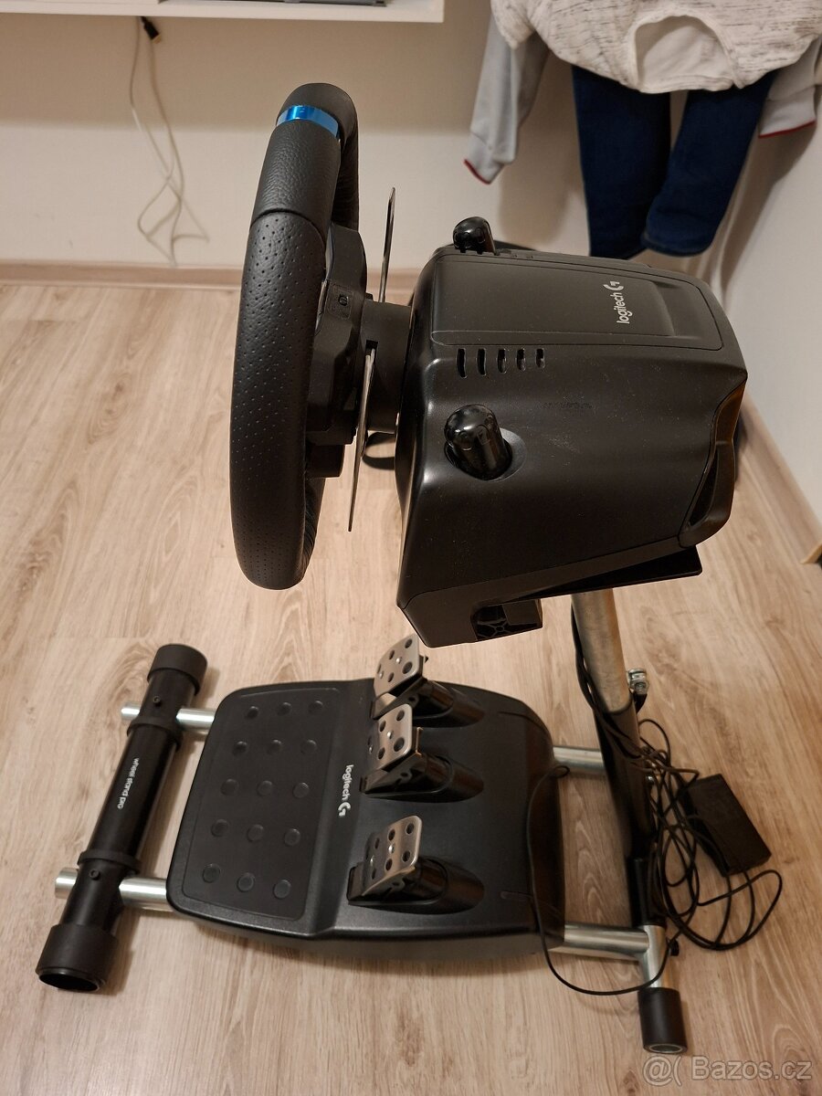 Volant s pedály na PS - 5