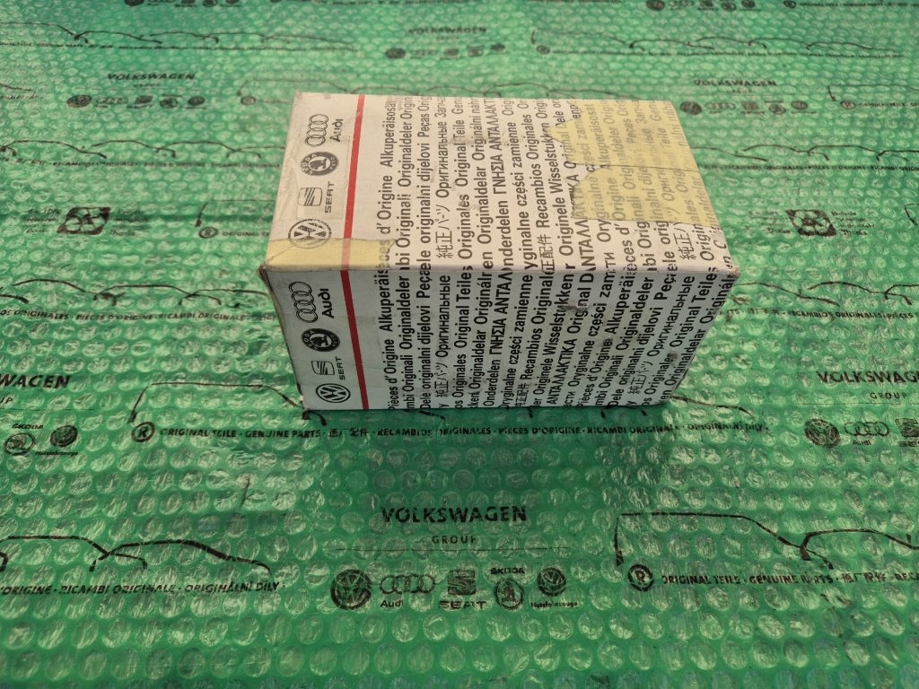 Škoda Fabia I západka zámku kufru - 5