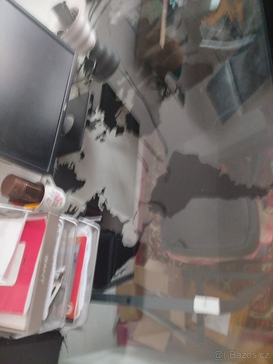 Ikea s mapou světa stůl - 5