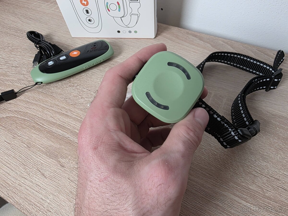 Prodám nový elektrický výcvikový obojek PT085 s dosahem až 1 - 5