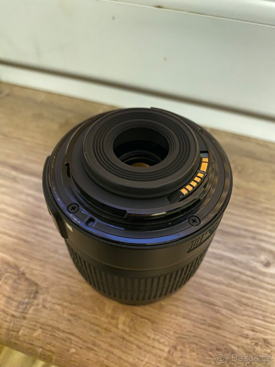 Canon EF-S 18-55mm - 5