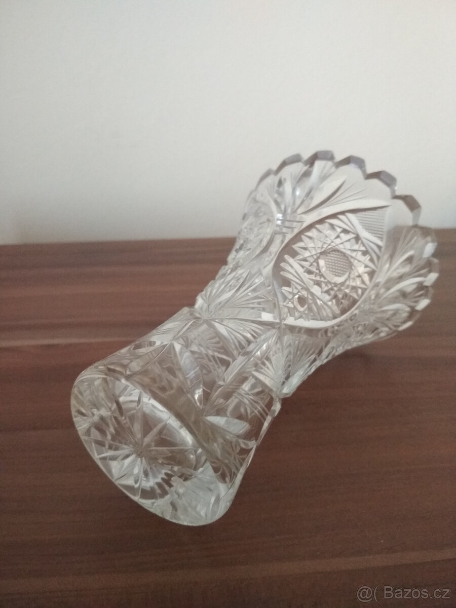 skleněná broušená vázička - 5