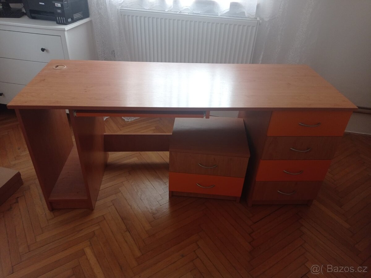 Šatní skříň, psací stůl, postel a poličky - 5