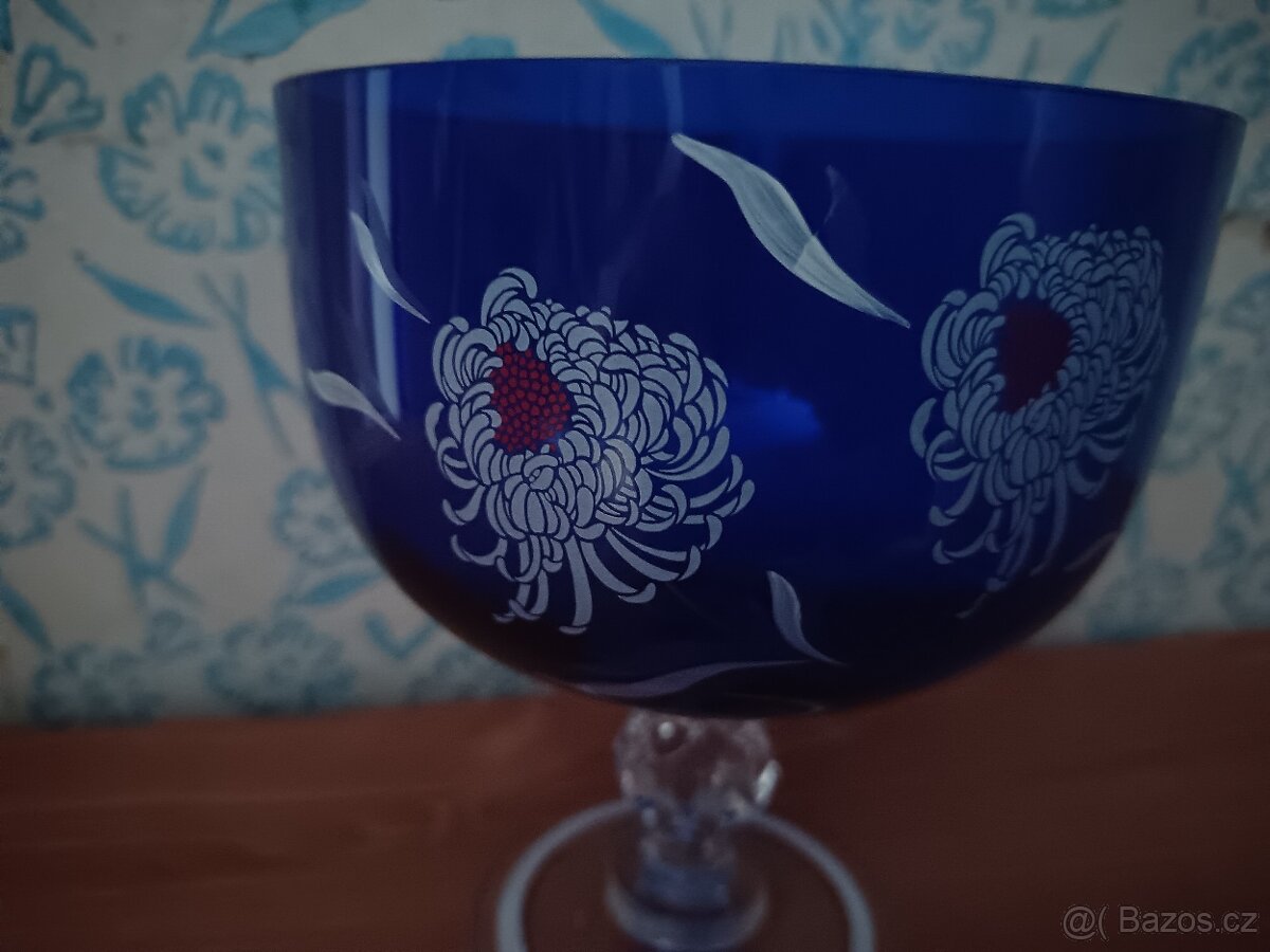 Modrý skleněný pohár s motivem - 5