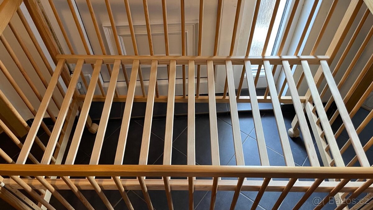 Dřevěná dětská postýlka české značky - 5