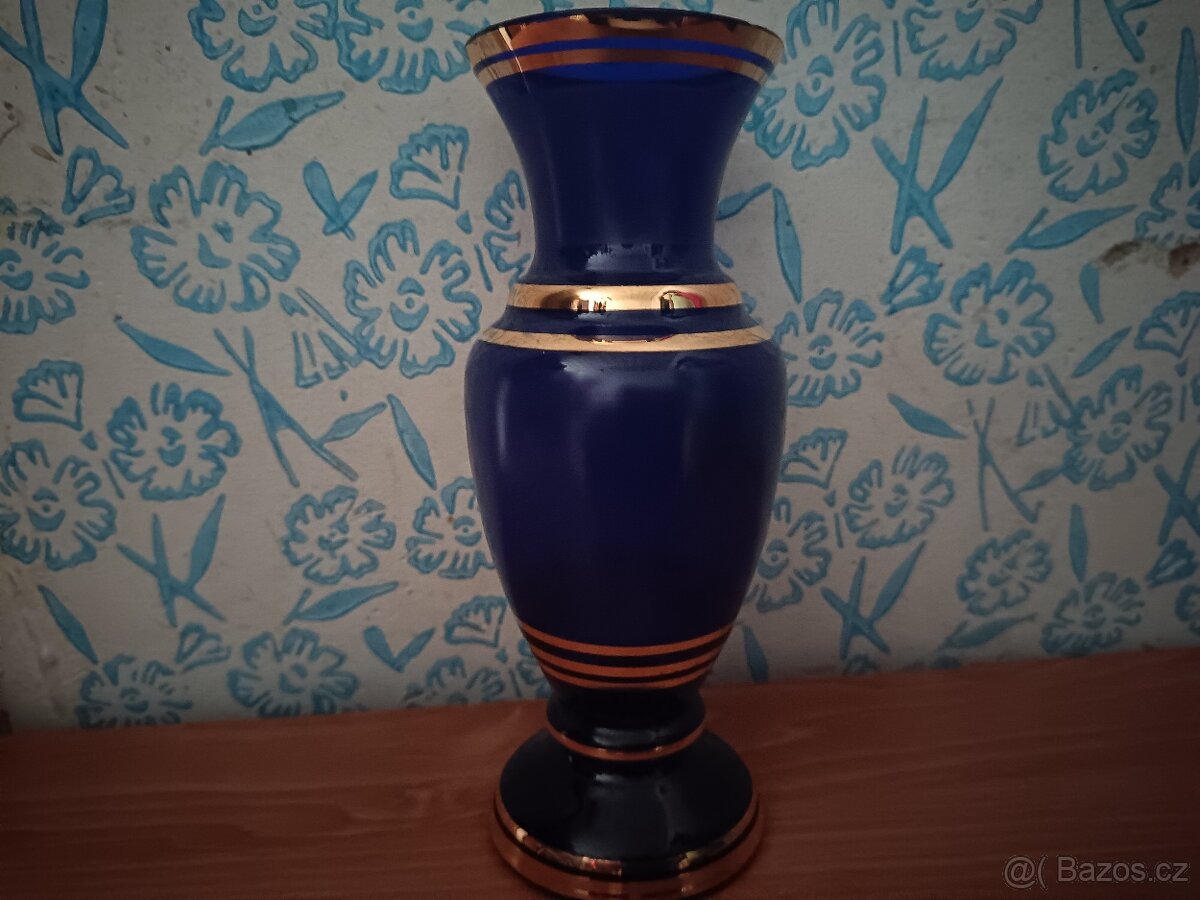 Modrá skleněná váza s vzorem - 5