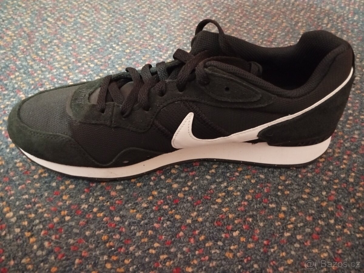 ORIGINÁLNÍ BOTY NIKE VENTURE RUNNER 44,5 - 5