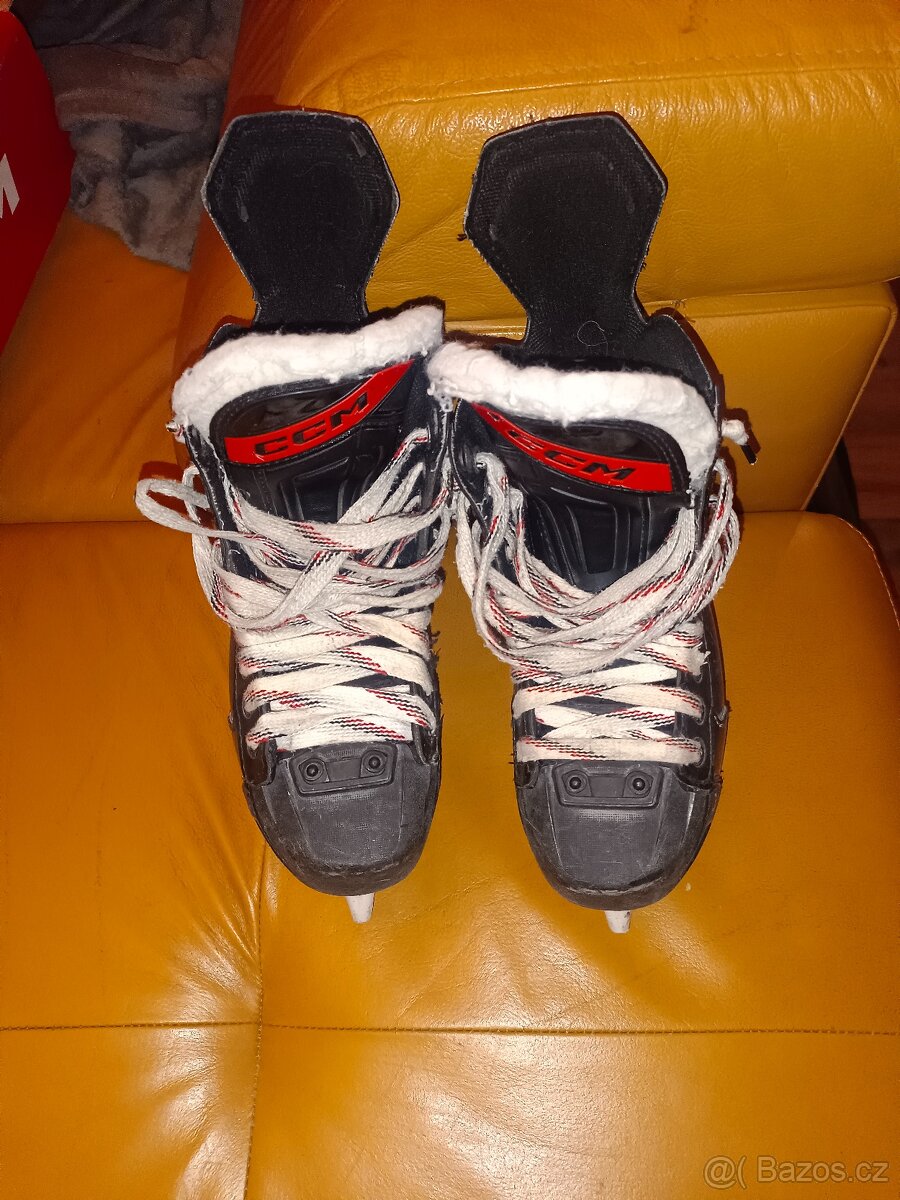 Juniorské brusle CCM JETSPEED FT670 JR REGULAR - 5