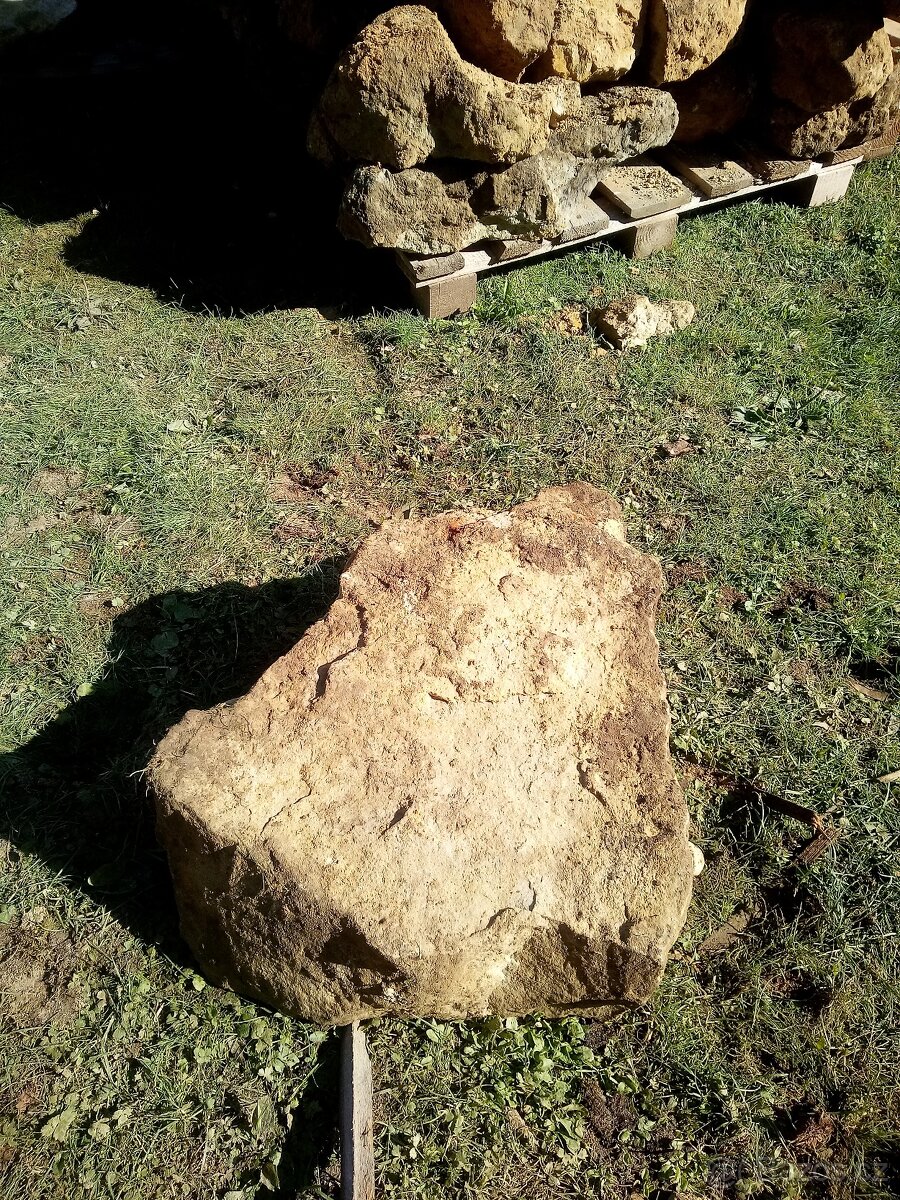 Kameny- Solitery-kamenná zeď - 5