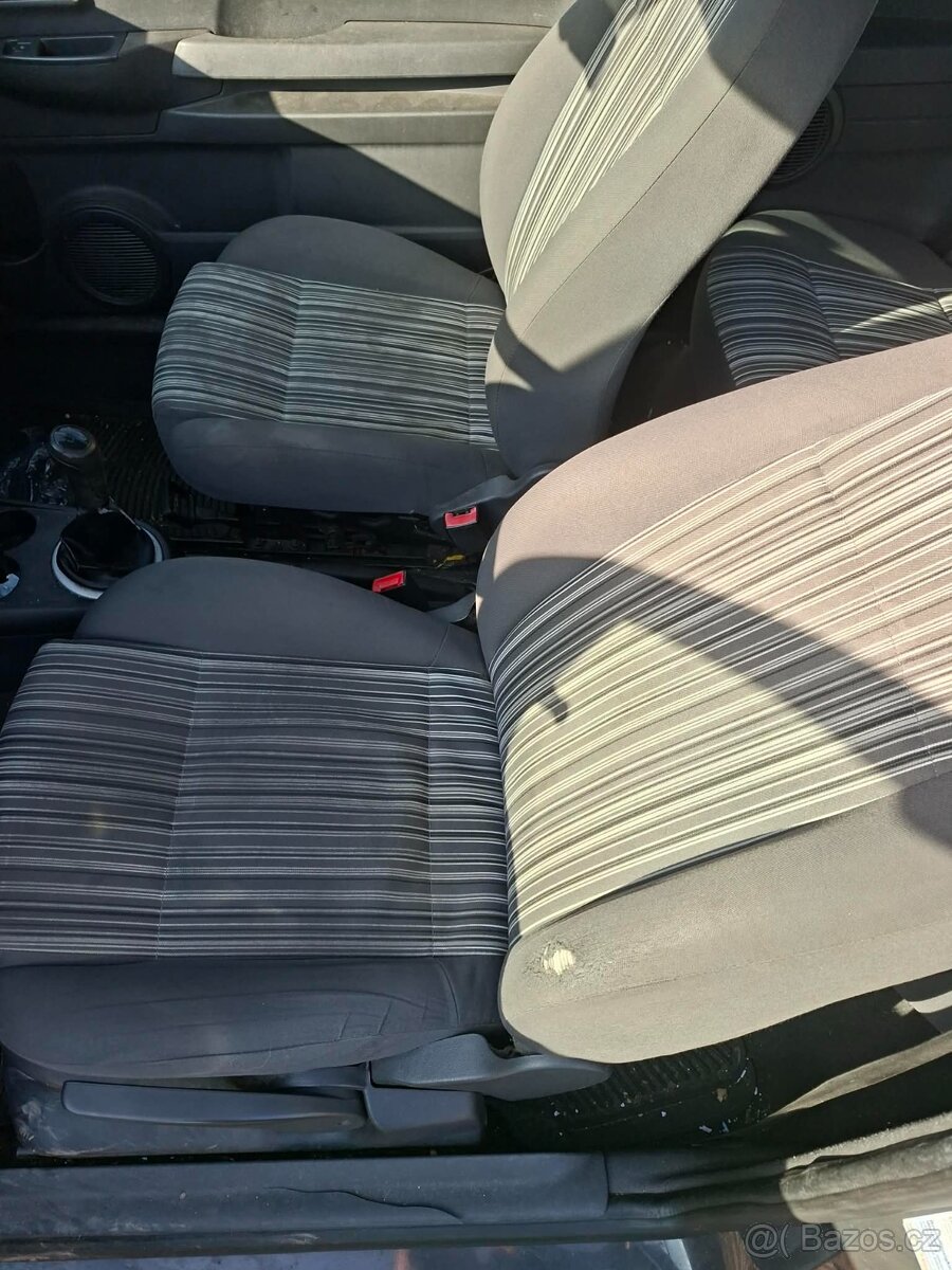 Rozpredám VW Fox 1.2HTP 40kw BMD 2007 - 5