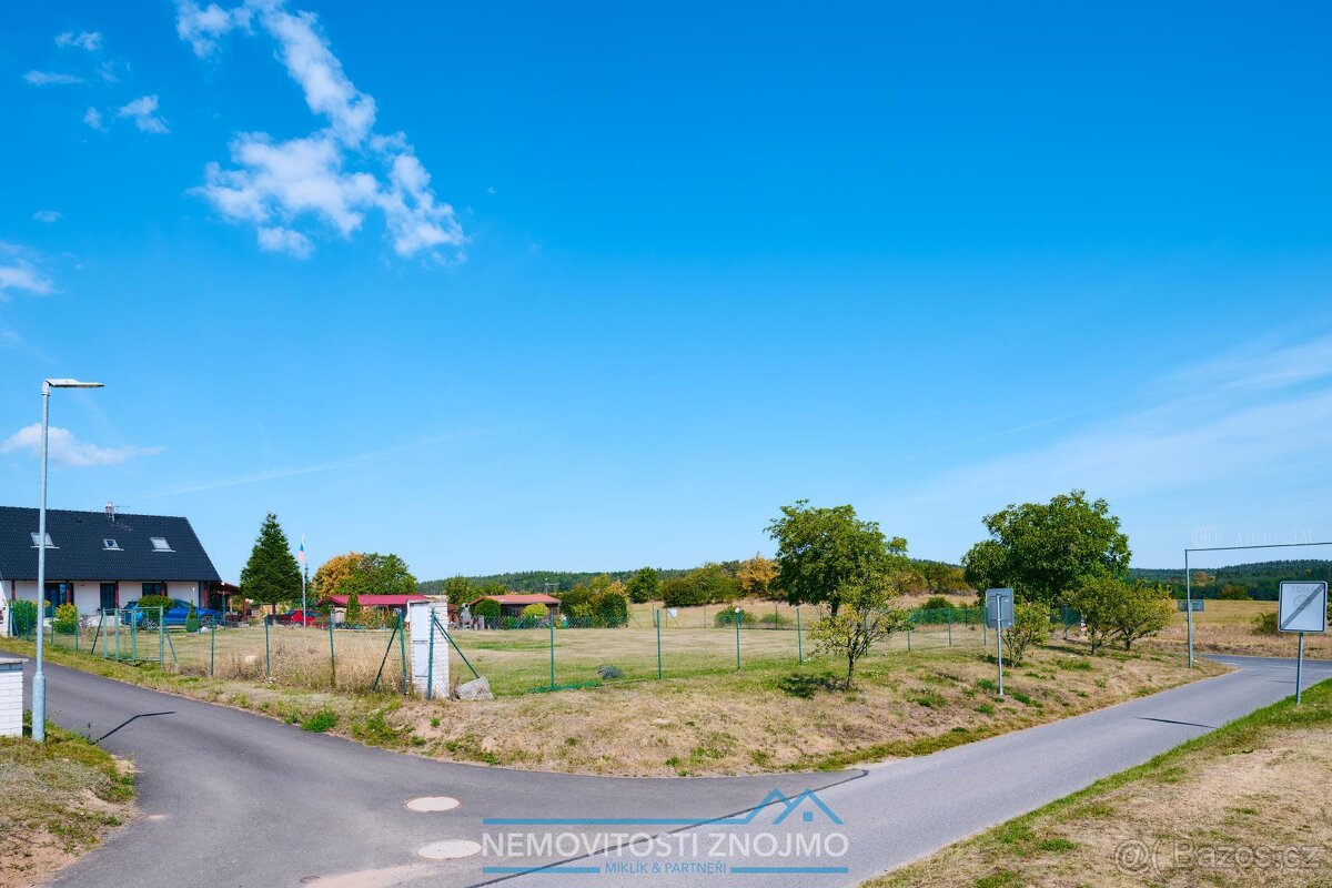 Stavební pozemek 1168 m2 u Příbrami krásný výhled, sítě na h - 5