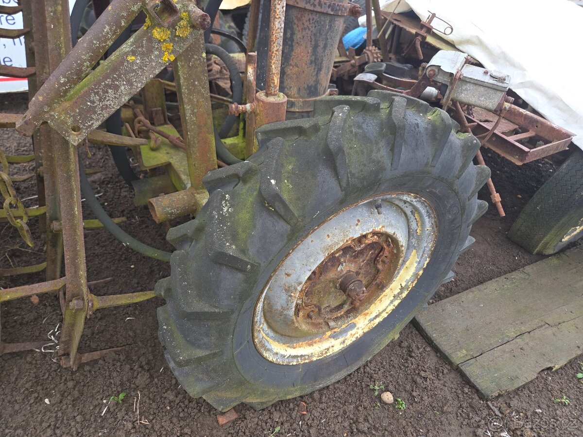 Kola šípová na traktůrek - 5