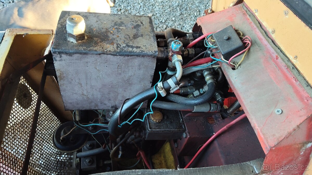 Traktůrek, malotraktor s radlicí - 5