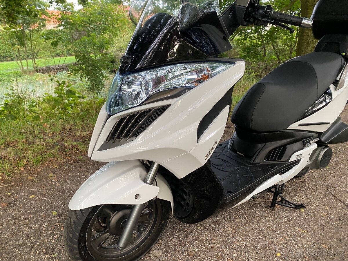 Kymco Grand Dink 300i - 5