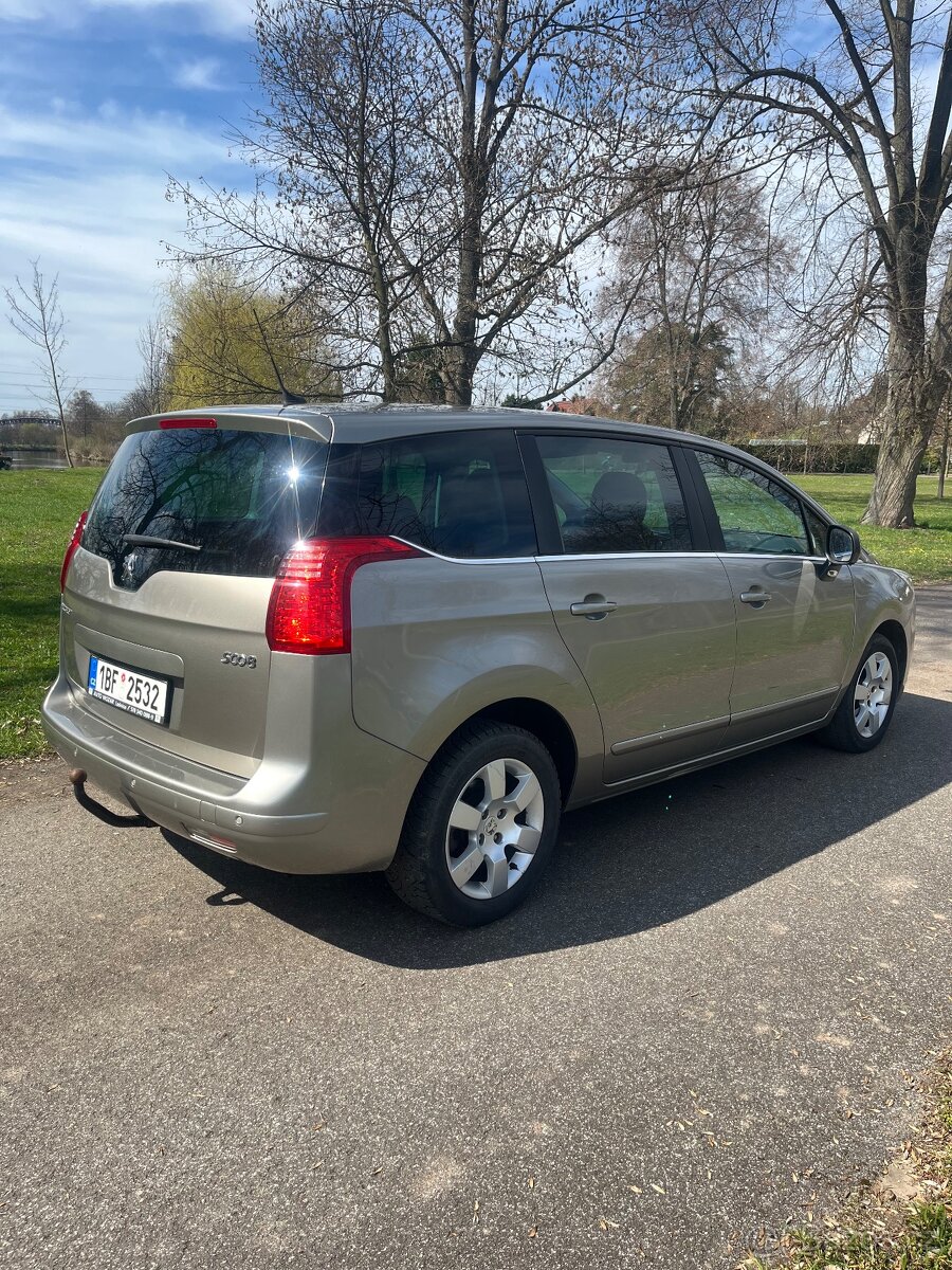Peugeot 5008 - 5