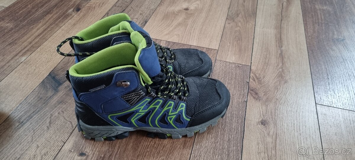 Trekové, nepromokavé boty, velikost 37,35 - 5