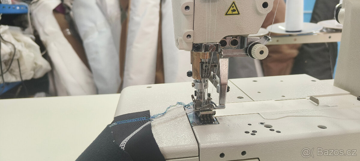 Průmyslový coverlock Juki MF-7723 U10-B64 - 5