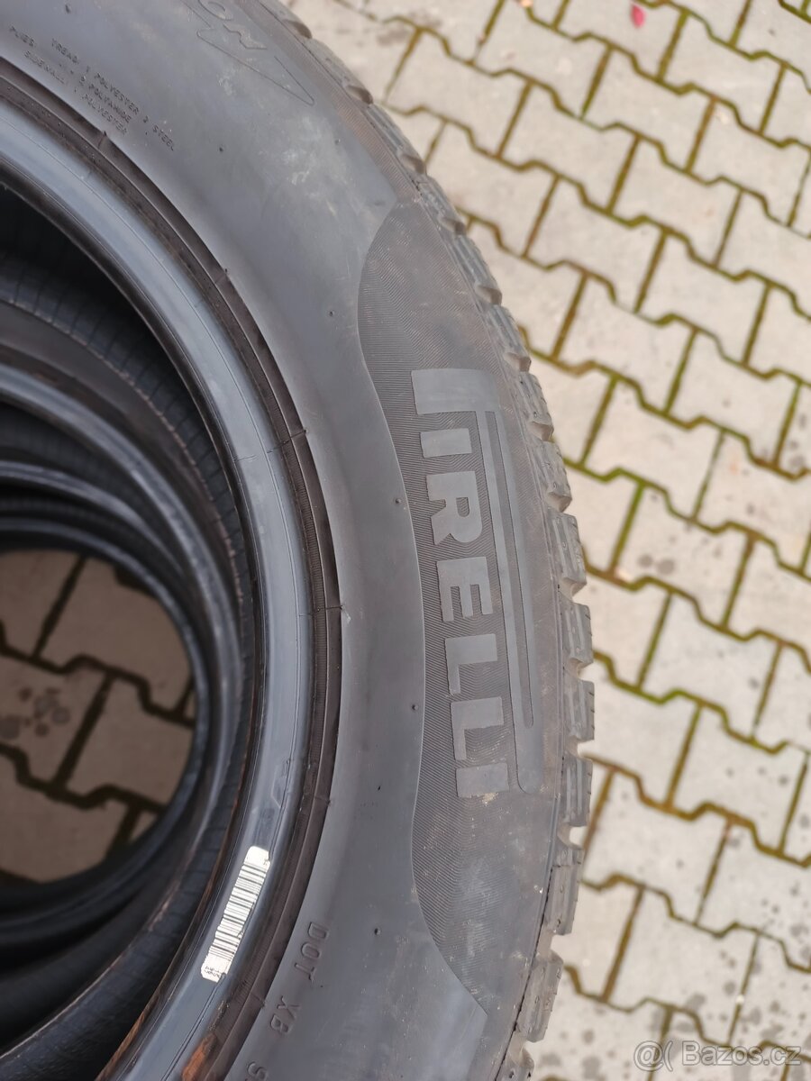 Pirelli 215/60 R16 - 5