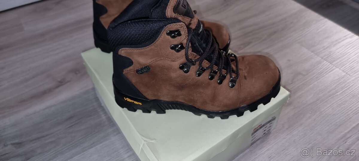 Hnědé zimní Thermo boty Weinbrenner, podrážka Vibram, 43 - 5