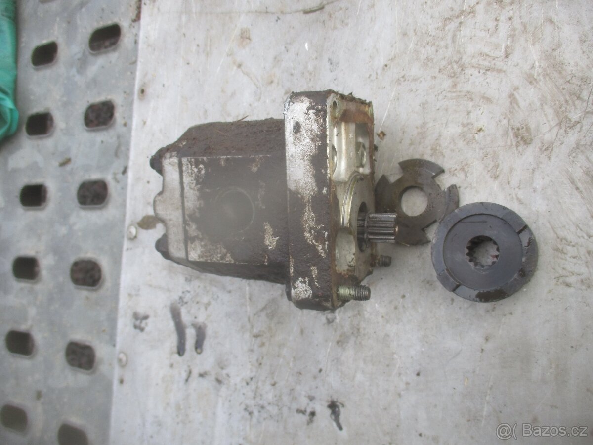 převodovka,diferenciál a hydraulické čerpadlo Multicar M 25 - 5