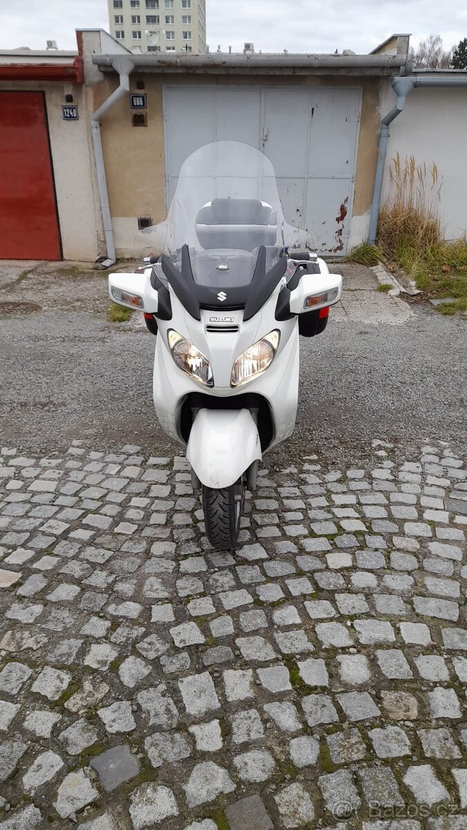 Suzuki Burgman 650 - 5