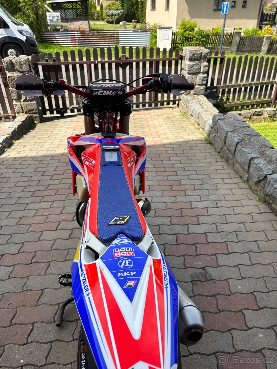 Beta 300 rr Holcombe replica - 5