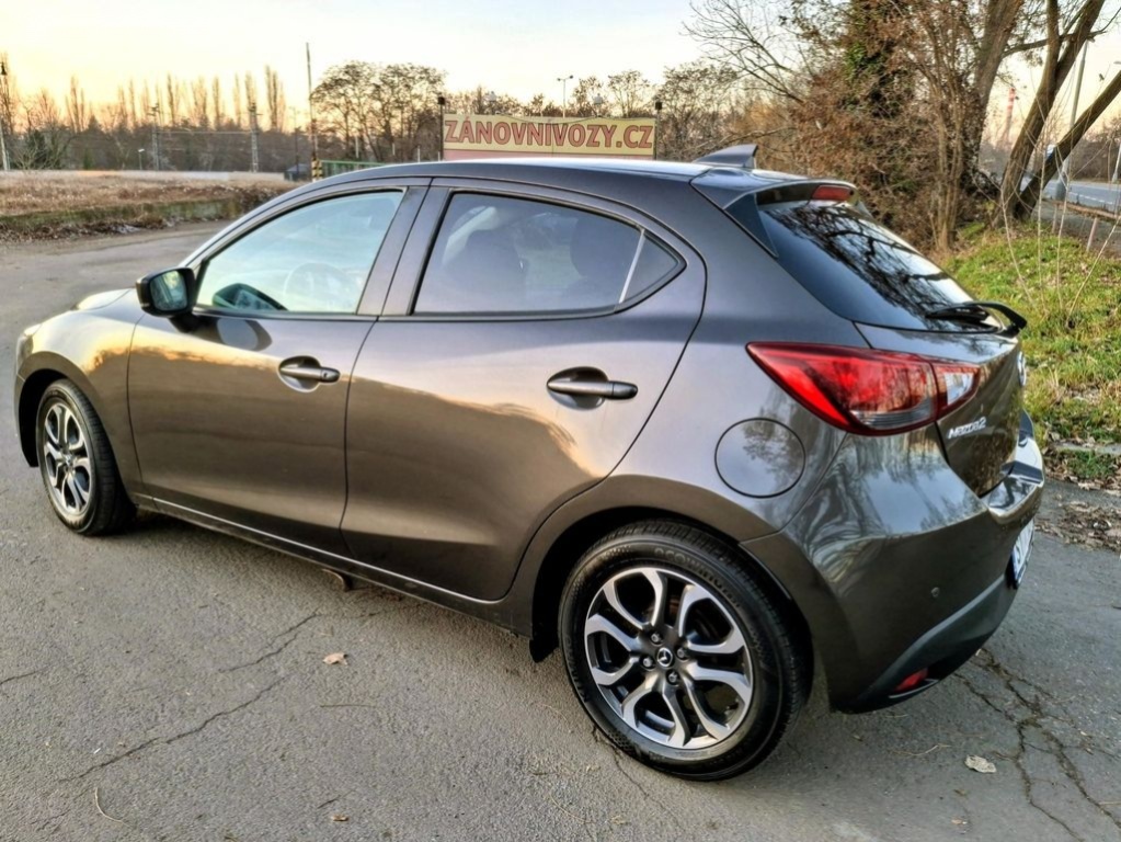 Mazda 2,1.5 benzin 66 kw max. výbava - 5