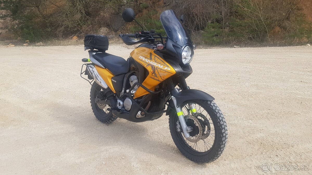 Honda transalp 700