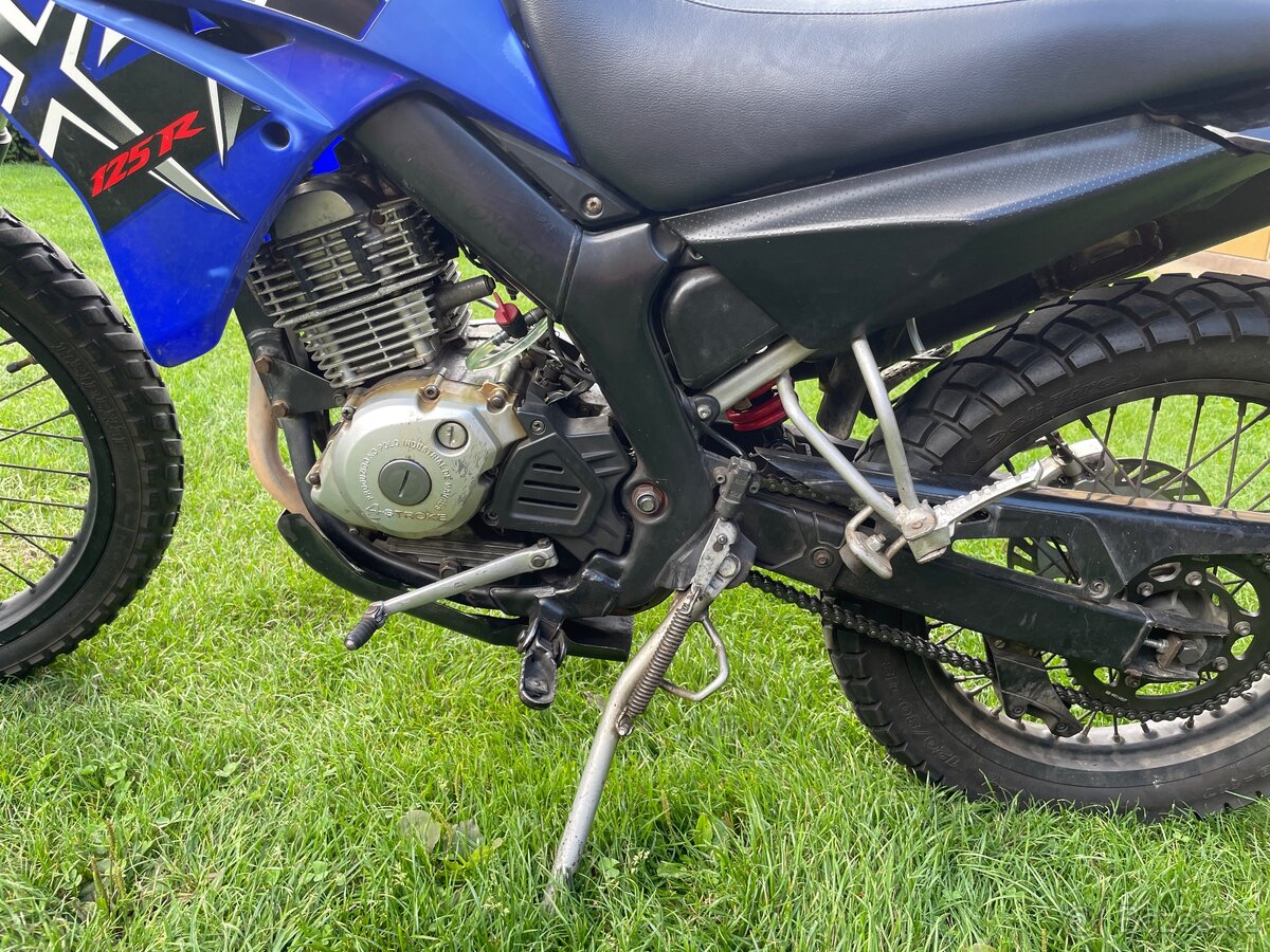 Yamaha XT125r 2008