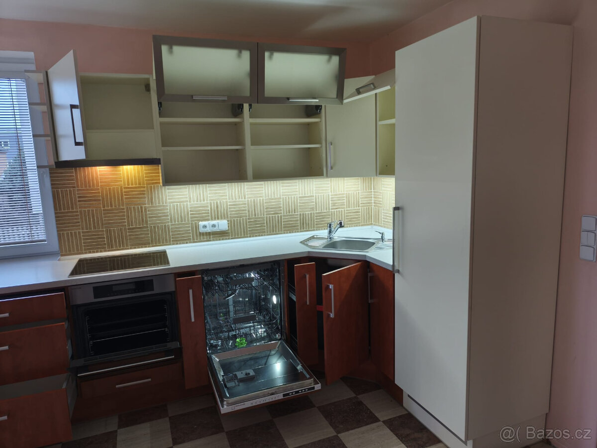 Kuchyňská linka se spotřebiči - 5