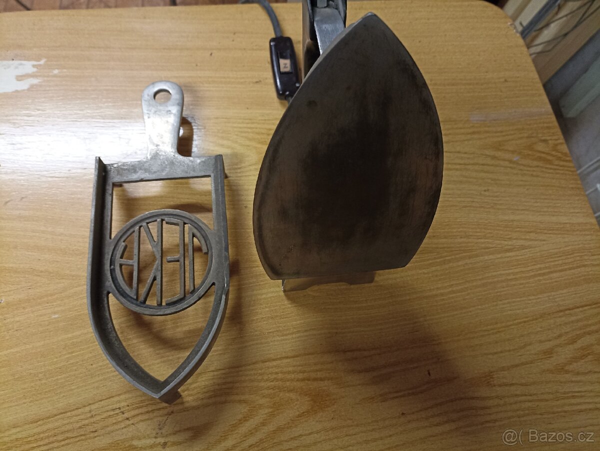 Žehlička stará retro - 5